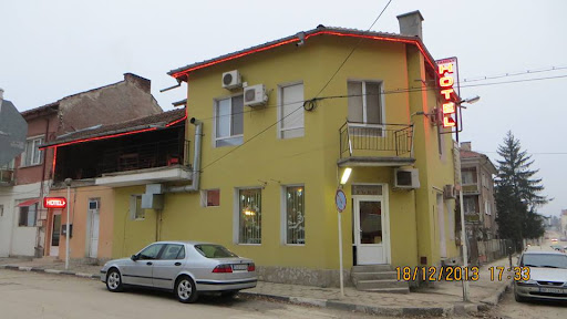 Хотел-ресторант "Лъки"