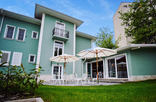 Къща за гости - The House