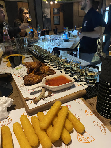 BACKSTAGE - food, music & friends