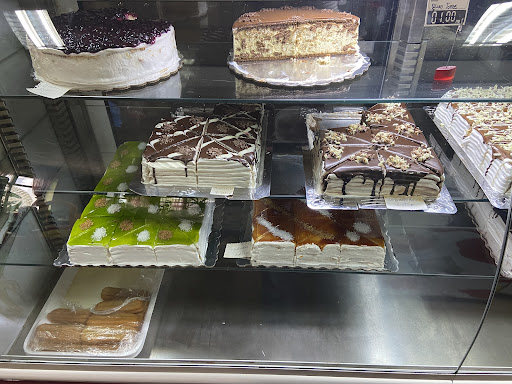 Кафе-сладкарница "Менар"