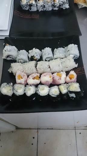 Vili Restaurant І Враца І Българска кухня І Мултинационално меню І Обедно меню І Green Egg барбекю І Суши І Доставка на храна