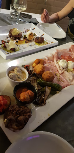 Chef's family bar&kitchen