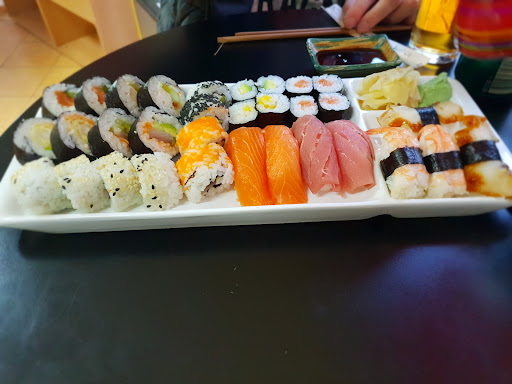 Sushi & Mochi